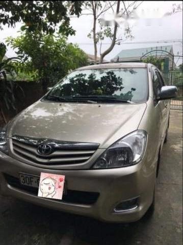 Cần bán gấp Toyota Innova G đời 2011 xe gia đình, giá tốt