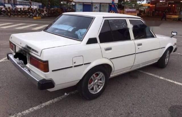 Cần bán gấp Toyota Corolla năm sản xuất 1979, màu trắng, xe nhập, 150tr