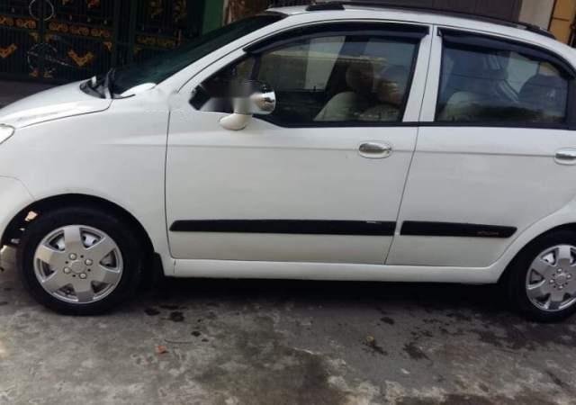 Bán Chevrolet Spark sản xuất 2009, màu trắng xe gia đình, giá tốt