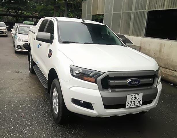 Bán Ford Ranger XLS 2.2L 4x2 MT 2017, màu trắng, nhập khẩu, 610tr