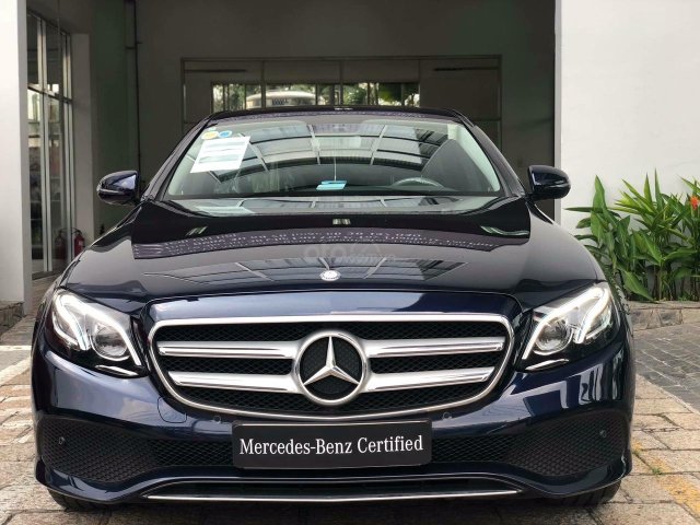 Đại lý thanh lý lô Mercedes-Benz E250 giá giảm 12% dịp tết0