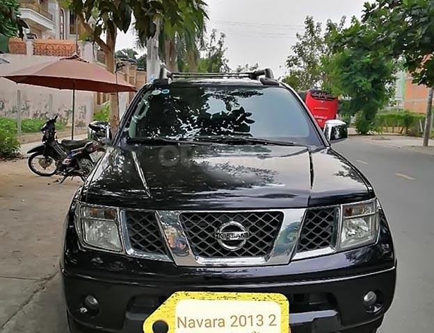 Cần bán xe Nissan Navara LE 2.5MT 4WD đời 2013, màu đen, xe nhập  