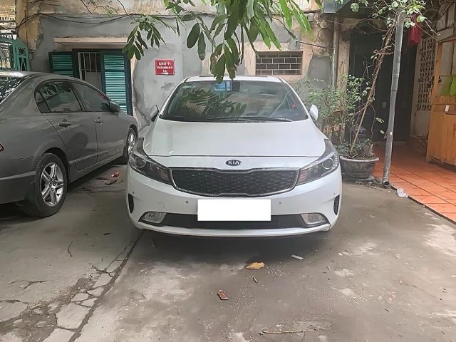 Cần bán lại xe Kia Cerato 1.6 AT sản xuất 2018, màu trắng