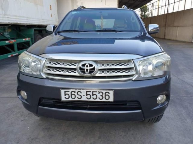 Bán Toyota Fortuner đời 2010, màu đen, nhập khẩu