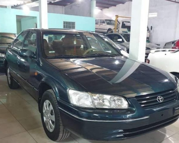 Bán ô tô Toyota Camry đời 1998, chính chủ, giá cạnh tranh