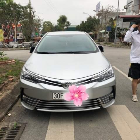 Bán Toyota Corolla Altis năm 2018, màu bạc xe gia đình, 731 triệu