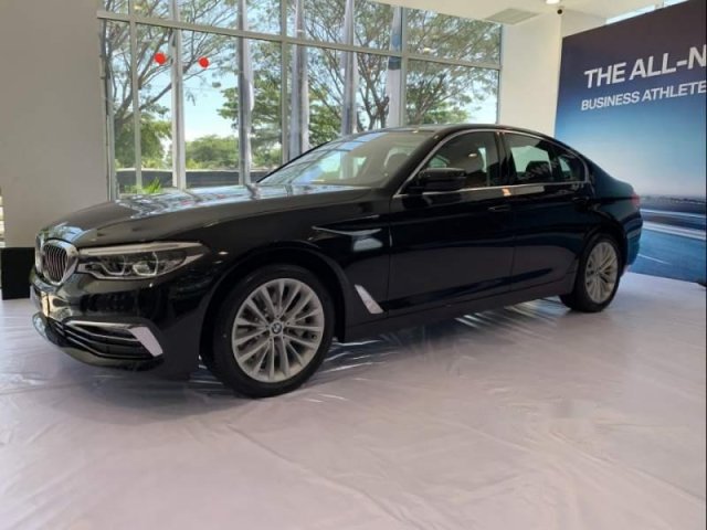 Bán BMW 520i năm 2019, màu đen, nhập khẩu