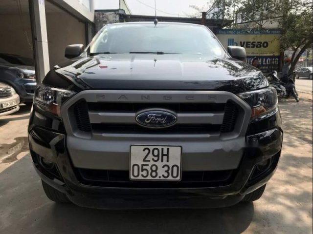 Bán xe Ford Ranger XLS năm 2017, màu đen, số sàn