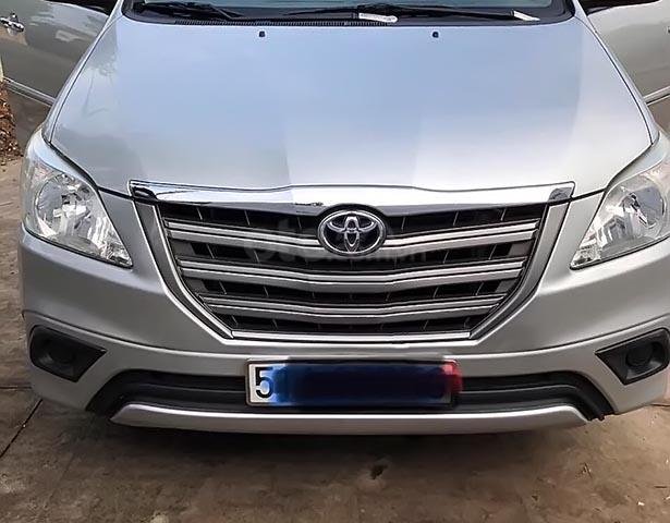 Bán xe Toyota Innova đời 2014, màu bạc