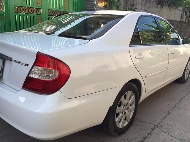 Cần bán Toyota Camry 2.4AT đời 2003, màu trắng 