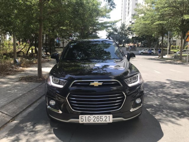 Bán xe Chevrolet Captiva Revv LTZ 2.4 AT đời 2017, màu đen còn mới