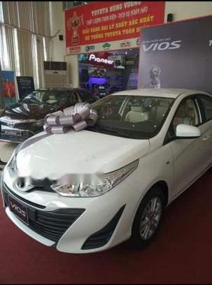 Cần bán lại xe Toyota Vios G đời 2018, màu trắng, xe chạy 12.000km