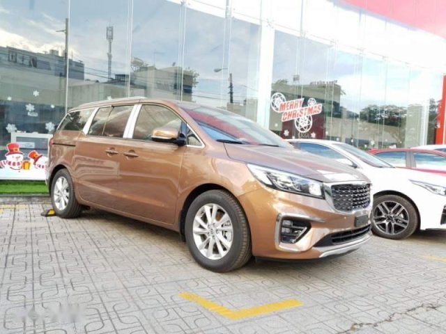 Cần bán xe Kia Sedona sản xuất năm 2019, màu nâu, nhập khẩu, giá tốt