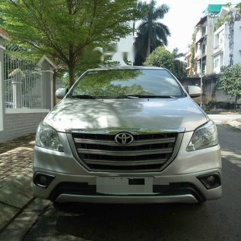 Bán Toyota Innova E đời 2015, màu bạc, chính chủ, giá 548tr