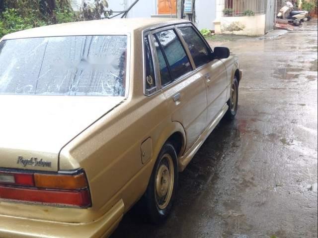 Bán xe Toyota Cressida năm sản xuất 1981, màu vàng, nhập khẩu nguyên chiếc giá cạnh tranh