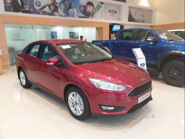 Cần bán xe Ford Focus đời 2019, màu đỏ0