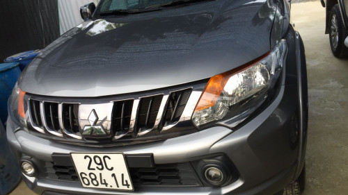 Cần bán Mitsubishi Triton 2.5AT 2018, màu xám