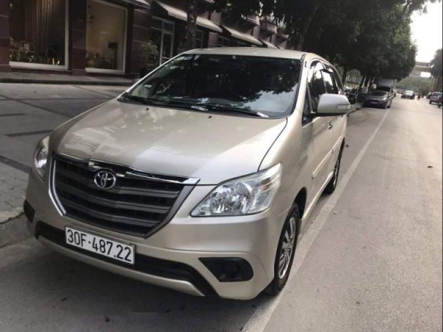 Bán ô tô Toyota Innova E đời 2015 chính chủ