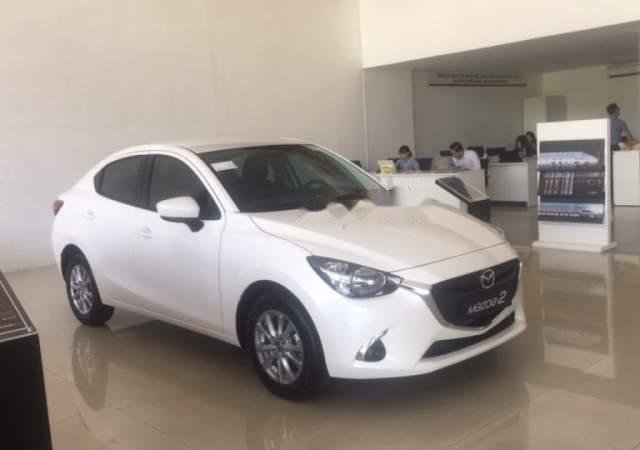 Cần bán xe Mazda 2 AT đời 2019, màu trắng, nhập khẩu Thái Lan
