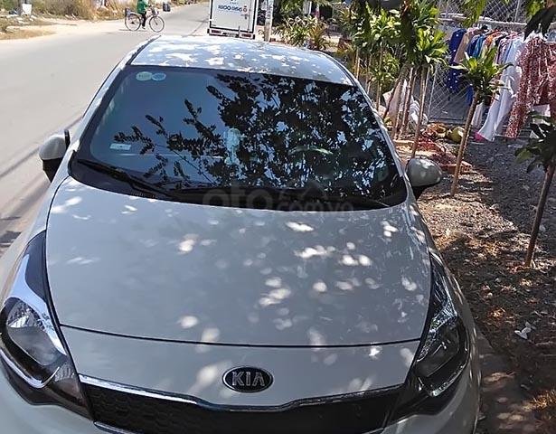 Cần bán lại xe Kia Rio đời 2016, màu trắng, nhập khẩu, giá tốt