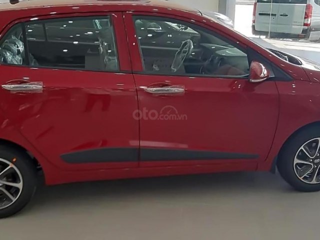 Bán Hyundai Grand i10 1.2 AT năm 2019, màu đỏ