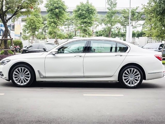 Cần bán BMW 7 Series 740Li đời 2018, màu trắng, nhập khẩu nguyên chiếc