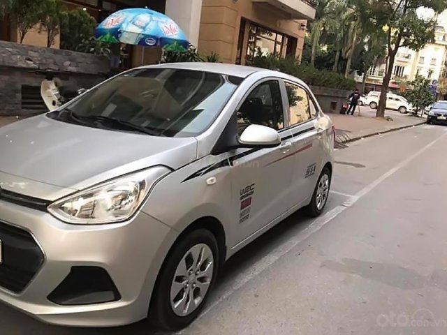 Xe Hyundai Grand i10 1.2 MT Base năm 2016, màu bạc, nhập khẩu nguyên chiếc 