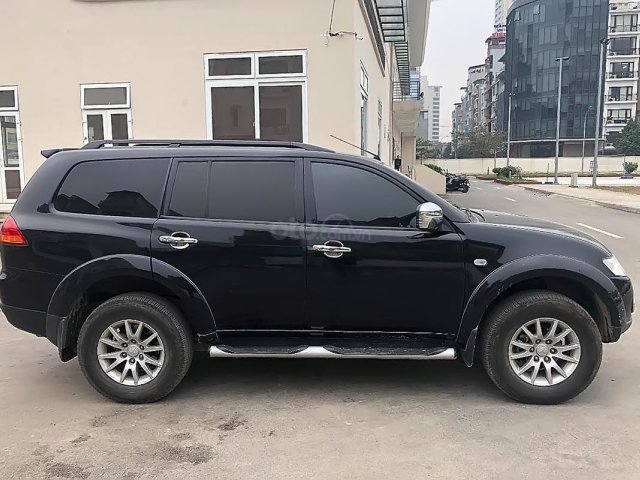 Cần bán xe Mitsubishi Pajero Sport năm 2013, màu đen  