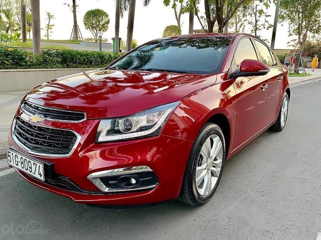 Cần bán Chevrolet Cruze LTZ 1.8L sản xuất 2018, màu đỏ xe gia đình