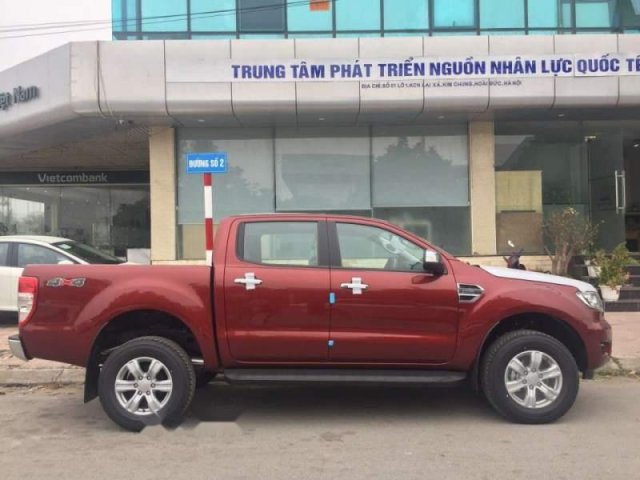 Cần bán xe Ford Ranger năm sản xuất 2019, màu đỏ, nhập khẩu nguyên chiếc0