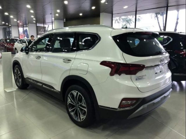 Cần bán xe Hyundai Santa Fe đời 2019, màu trắng