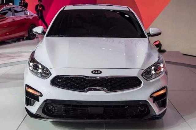 Bán xe Kia Cerato sản xuất năm 2019, màu trắng