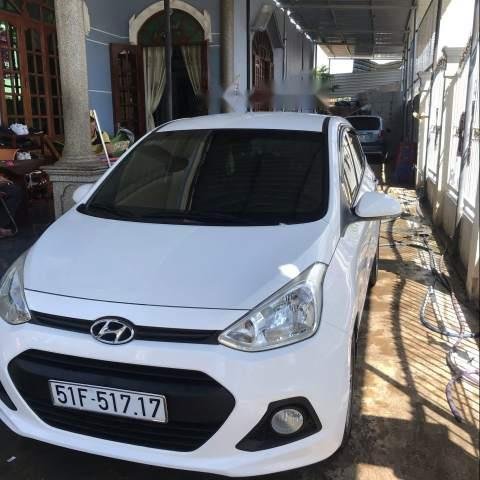 Bán ô tô Hyundai Grand i10 sản xuất 2015, màu trắng, xe nhập xe gia đình giá cạnh tranh