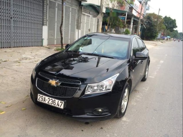 Cần bán Chevrolet Cruze năm 2011, màu đen giá cạnh tranh