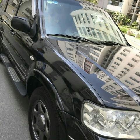 Cần bán xe Ford Escape 2.3 2005, màu đen, giá 234tr