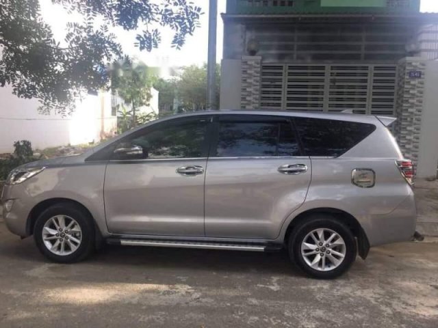 Bán Toyota Innova sản xuất 2018, màu bạc, nhập khẩu nguyên chiếc