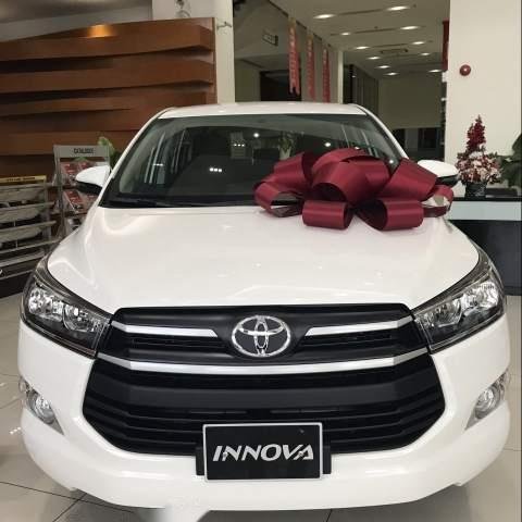 Bán xe Toyota Innova đời 2019, màu trắng, giá 771tr