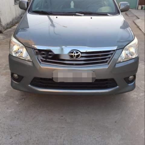 Bán ô tô Toyota Innova E 2.0MT sản xuất 2013, màu xám0