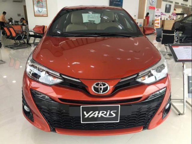 Cần bán Toyota Yaris đời 2018, nhập khẩu nguyên chiếc0