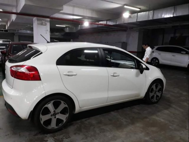 Bán xe Kia Rio 2014, màu trắng, nhập khẩu nguyên chiếc, giá tốt0