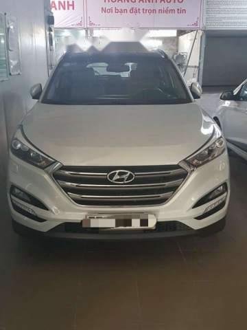 Cần bán gấp Hyundai Tucson đời 2016, màu trắng, xe nhập như mới, 860tr