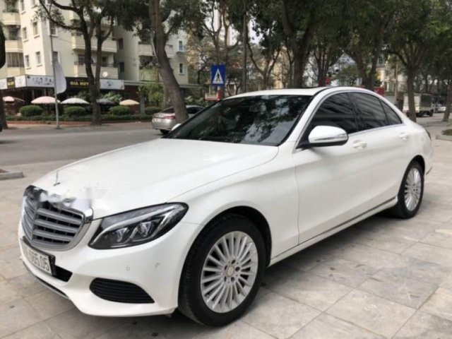 Cần bán lại xe Mercedes đời 2015, màu trắng, nhập khẩu nguyên chiếc