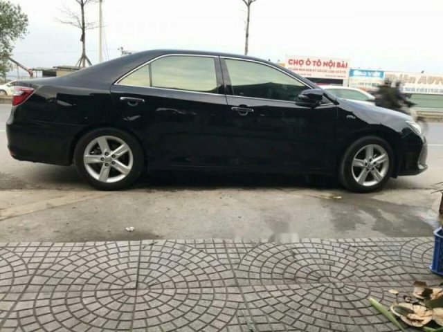 Cần bán lại xe Toyota Camry 2.5Q sản xuất 2016, màu đen