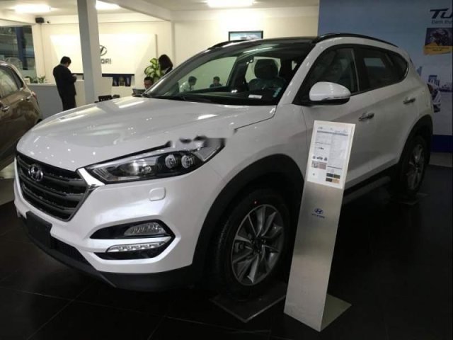 Cần bán Hyundai Tucson G năm sản xuất 2019, màu trắng, 835 triệu