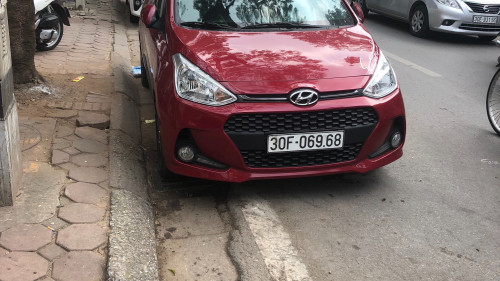 Cần bán gấp Hyundai Grand i10 1.2 AT năm sản xuất 2018, màu đỏ đẹp như mới