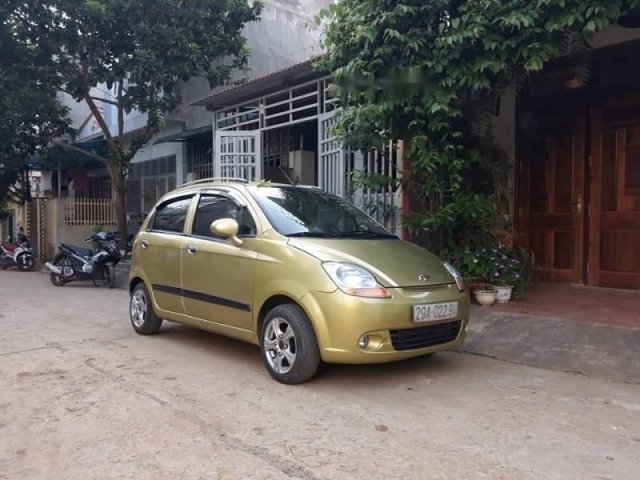 Bán ô tô Chevrolet Spark đời 2010, màu vàng, giá chỉ 135 triệu