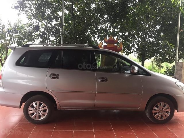 Bán xe Toyota Innova G đời 2009, màu bạc xe gia đình