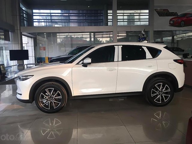 Cần bán Mazda CX 5 2.0 AT sản xuất năm 2019, màu trắng