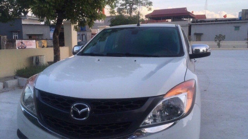 Bán Mazda BT 50 2.2 AT đời 2015, màu trắng số tự động