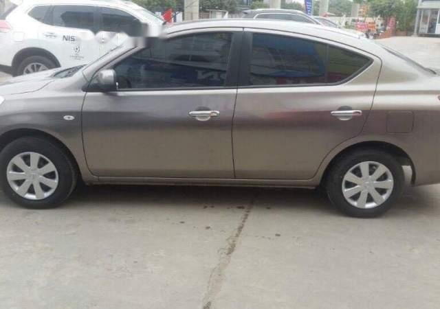 Bán xe Nissan Sunny sản xuất 2016, màu xám số sàn